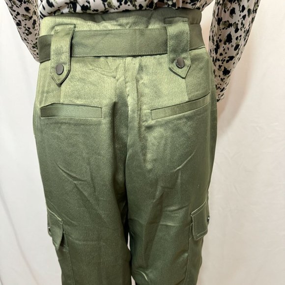 Guess NWT Sz4 Lichen Leaf Green Cargo Flap Patch Pockets Silky Band Cuff Pants - Picture 8 of 15